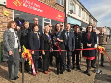 Sir David opens Air Ambulance charity shop 